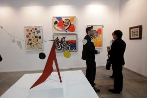 Este mvil del norteamericano Alexander Calder, ofertado por la galera Mayoral, de Barcelona, tiene