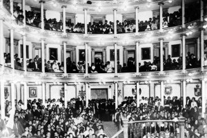 El Teatro de la Republica, antes Iturbide, presentaba este aspecto el d�a en que el Congreso Constit