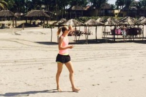 Mar�a Sharapova, pasea por las playas de Acapulco