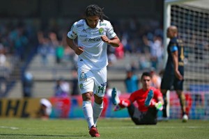 Bravo marc� el tercer gol de La Fiera en Ciudad Universitaria. 