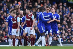 Tras la expulsi�n de Matic, Mourinho reiter� un conflicto de la liga en su contra. 