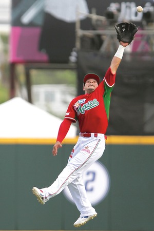 M�xico atrapa primer triunfo