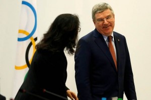 Invaden hotel de COI en protesta contra Ro 2016 El alemn Thomas Bach, presidente del COI, enfrenta un complicado panorama social.