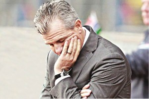 El entrenador mexicano tendr� que salvaguardar y defender su dignidad