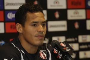 El colombiano no podr� participar los dos primeros duelos con Santa Fe