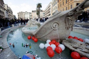 Roma pide que Feyenoord pague destrozos de sus hinchas En total se detuvieron a 28 hooligans holandeses por los disturbios en Roma.