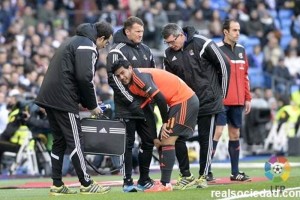 Vela no pudo temrinar el primer tiempo en el Santiago Bernab�u; su equipo perdi� por goleada merengu