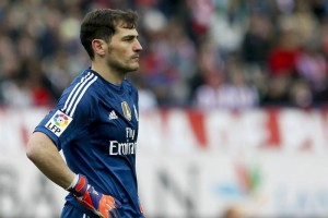 Iker Casillas en partido de la Liga de Espa�a