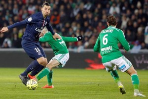 'Ibra' es suspendido por juego violento El sueco s podr jugar maana ante el Toulouse; los juegos que se pierde sern contra el Mnaco.