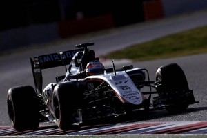 <b>F1</b> Complicado debut de Force India en pretemporada El Force India de Nico sufri un pinchazo en el circuito cataln.