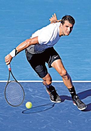 El campe�n sufre, pero avanza en Acapulco