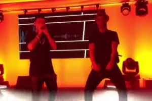 Kevin Roldan cant� mientras el luso bail�