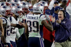 Bill Belichick celebra con sus jugadores el t�tulo obtenido