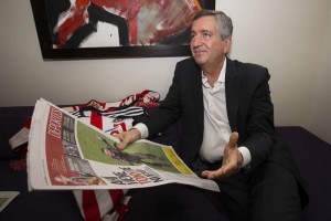 El presidente de las Chivas se�ala que los �rbitros est�n presionados