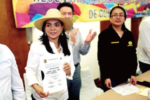 Elige PRD a Beatriz Mojica como candidata