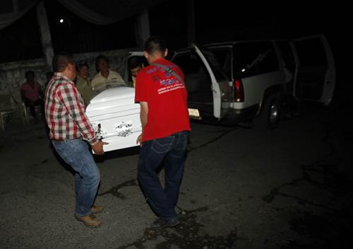 La ejecutan rumbo a sepelio