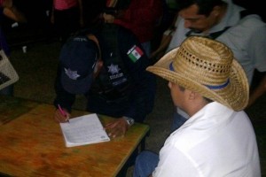 Aspecto del acuerdo signado por comunitarios y mandos federales