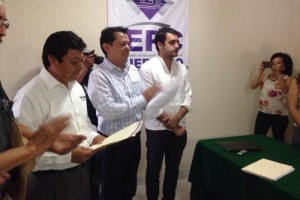 Pablo Am�lcar Sandoval Ballesteros estuvo acompa�ado de Andr�s Manuel L�pez Beltr�n, hijo de L�pez O