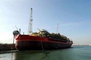 Explota buque de Petrobras; reportan tres muertos Fotografa cedida por BW Offshore hoy que muestra al navo-plataforma FPSO Cidade de Sao Mateus de l