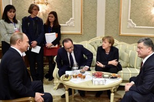 Ucrania, Rusia, Alemania y Francia terminan reunin De izquierda a derecha el presidente ruso, Vladimir Putin, el presidente francs Francois Hollande,