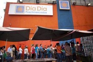 A los trabajadores de salud les preocupa que esa escasez pueda empeorar el alto �ndice de VIH en el 