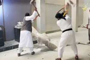 El video muestra las estatuas, algunas identificadas como antig�edades del siglo VII a.C. de la �poc