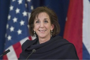 Jacobson habl� a los medios luegos de que ambos pa�ses celebraron hoy en Washington su segunda ronda