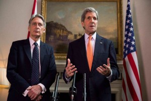 Gran Bretaa y EU analizan sanciones a Rusia por Ucrania Kerry acus a los rusos de cinismo al apoderarse de terreno en Ucrania predicando la paz.