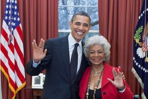 Obama lamenta muerte de 'Mr. Spock' Barack Obama lament la muerte de Leonard Nimoy, quien interpret a Spock en la serie