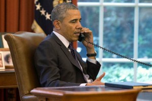 Obama llama a Putin para discutir violencia en Ucrania Telefone hoy a su homlogo ruso, Vladmir Putin, para discutir