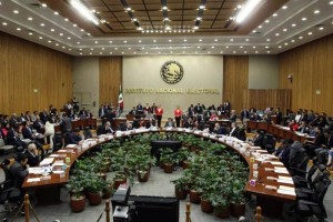 Con la ausencia de la representaci�n de siete partidos, el INE aprob� lineamientos para el uso de re