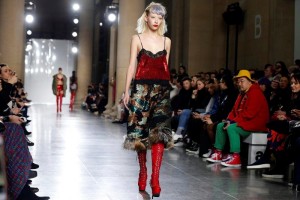 EN PASARELA. Diseo de Ashish Autumn