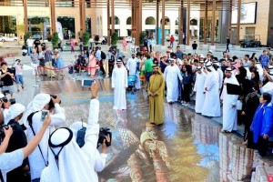 Entre los invitados al encuentro est� el artista pl�stico mexicano Juandr�s Vera