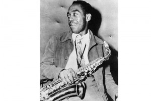 A los 11 a�os, su madre le regal�, haciendo un esfuerzo econ�mico, un saxof�n alto para animarle des