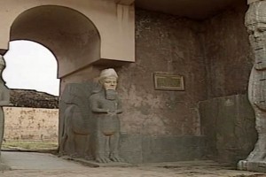 Esta ciudad asiria, que data del siglo XIII a.C., contiene tesoros arqueolgicos de incalculable val