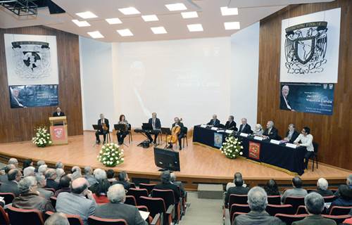 Homenaje p�stumo a profesor em�rito