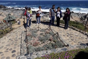 La Casa-Museo de Isla Negra, distante 110 kilmetros al noroeste de Santiago, aguarda por los restos