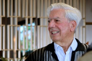 Libro aborda al Vargas Llosa periodista de 15 aos Vargas Llosa labor en el diario limeo
