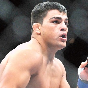 Gastelum, orgulloso coach para la UFC