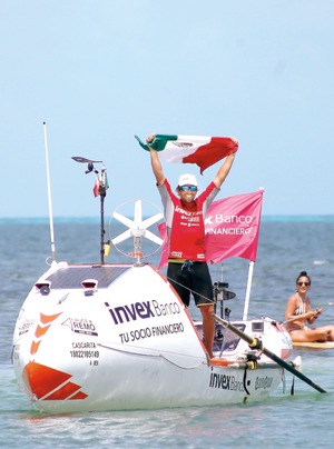 Rema 9 mil kms de Espa�a a Canc�n