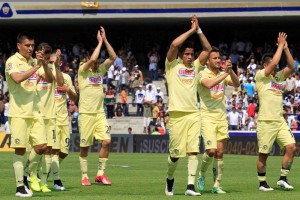 Los jugadores azulcremas celebran una victoria en el Clausura 2015