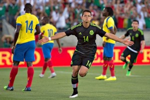 El delantero mexicano, banca en el Madrid