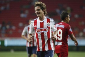 El delantero de Guadalajara celebra una anotaci�n