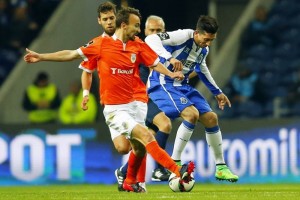 Herrera port� el gafete que le entreg� Ricardo Quaresma