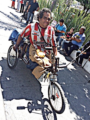 Un indigente despidi al amigo que nunca conoci