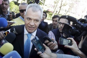 Por consejo de su abogado, el ex t�cnico del Espanyol no hizo declaraciones a la prensa. 