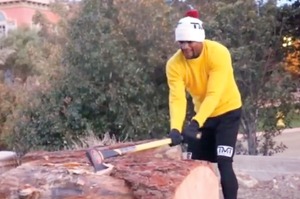 Mayweather entrena al estilo de <i>Rocky IV</i> Mayweather entrena al estilo de <i>Rocky IV</i>