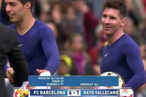 Tras la goleada, Messi se llev� el bal�n del cotejo para recordar su 'Hat-Trick'. 