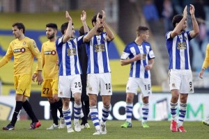 Previo al gol de la Real Sociedad, H�ctor Moreno asisti� al guardameta Kiko Casilla. 