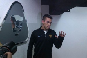 El portero de pumas durante la conferencia de prensa